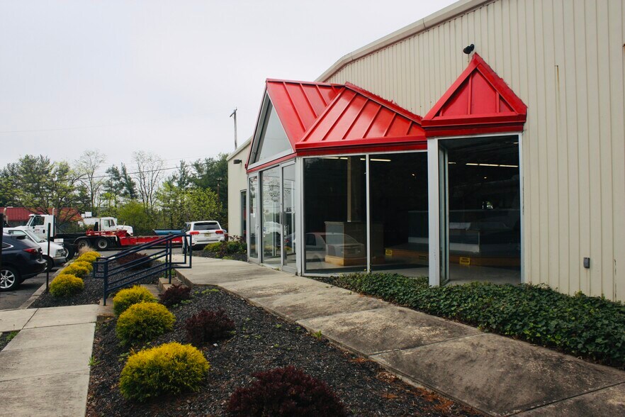 More Photos Of 404 Route 31, Lambertville Showroom For Lease