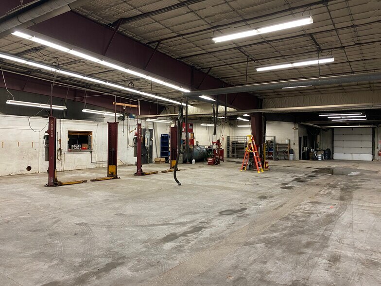 More Photos Of 112 Squires Rd, North Clarendon Auto Dealership For Sale