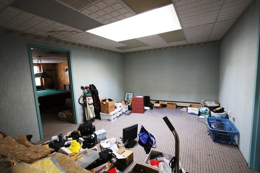 More Photos Of 6 N Black Horse Pike, Runnemede Storefront Retail Residential For Lease