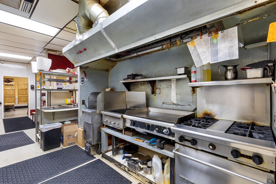 More Photos Of 24 Main st, Three Forks General Retail For Sale