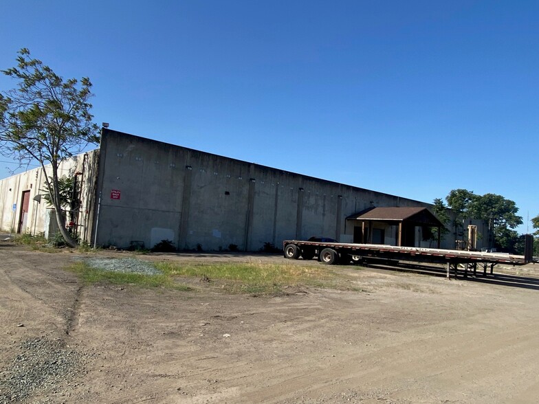 Primary Photo Of 1838 Vicki Ln, Stockton Warehouse For Lease