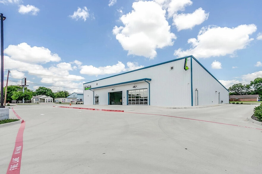 More Photos Of 5624 Watauga Rd, Watauga General Retail For Sale