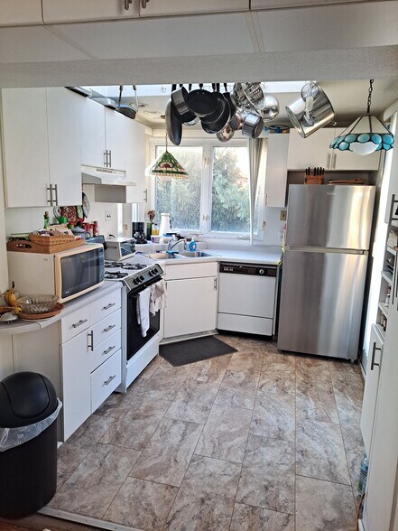 More Photos Of 1818-1820 Winhurst St, Pittsburgh Apartments For Sale