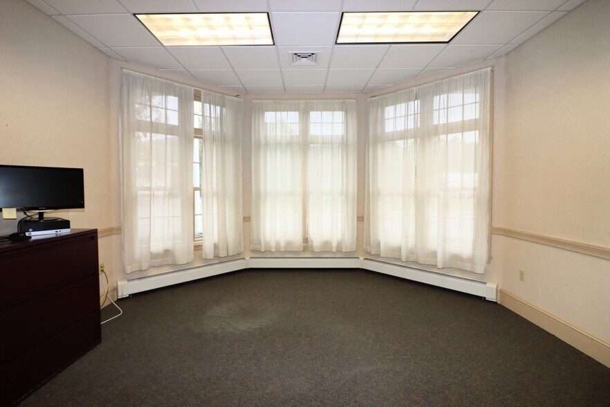 More Photos Of 355 Main St, Gorham Office For Sale