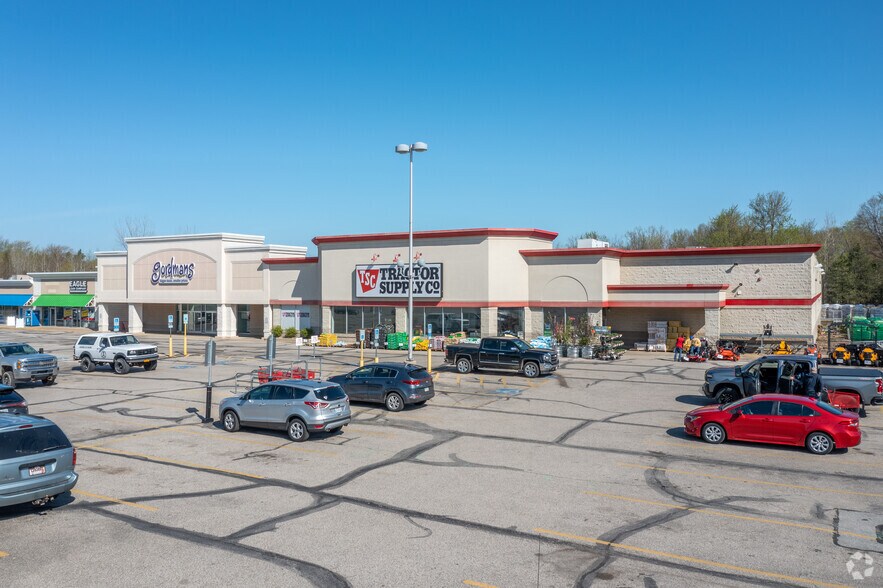 More Photos Of 6581-6601 N Ridge Rd, Madison Unknown For Lease