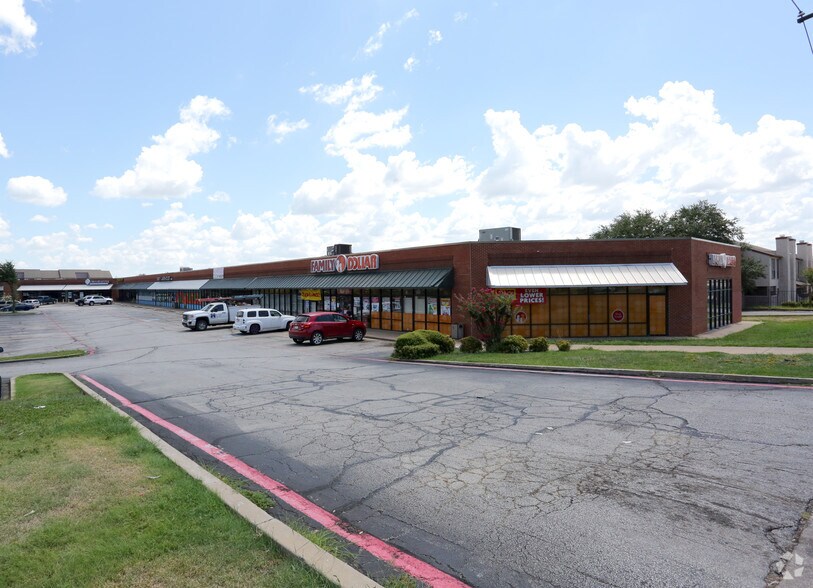 More Photos Of 6601-6677 McCart Ave, Fort Worth Unknown For Lease