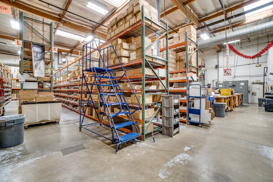 More Photos Of 10941 La Tuna Cyn, Sun Valley Warehouse For Sale