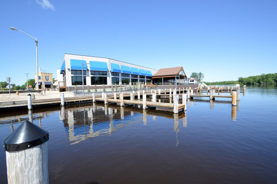 More Photos Of 204 Wolf River Dr, Fremont Marina For Sale