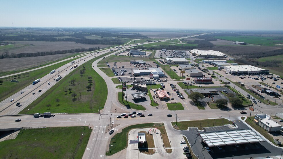 More Photos Of 1406 Corsicana Hwy, Hillsboro Convenience Store For Sale