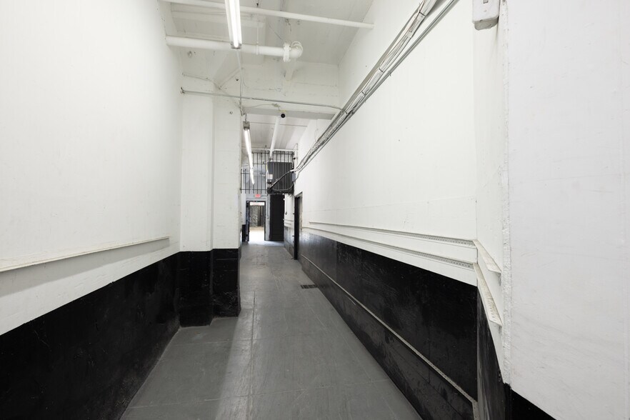 More Photos Of 1114 S Los Angeles St, Los Angeles Warehouse For Sale