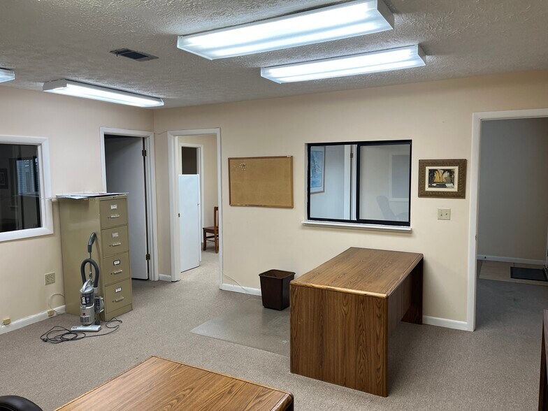 More Photos Of 5807 Macy Ave, Jacksonville Office For Sale