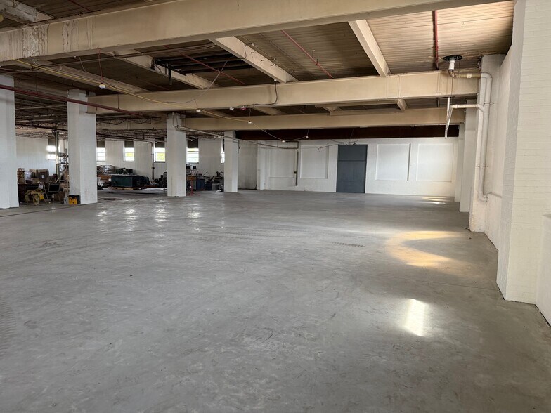 More Photos Of 253 Georgia Ave, Providence Manufacturing For Lease