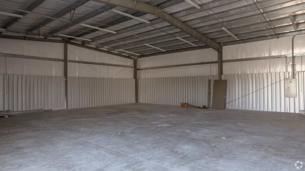 More Photos Of 1850 Chespark Dr, Gastonia Warehouse For Lease