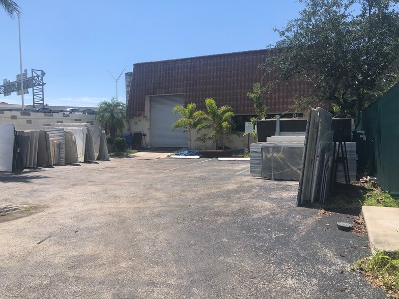 Primary Photo Of 1400 SW 10th Ave, Pompano Beach Warehouse For Lease