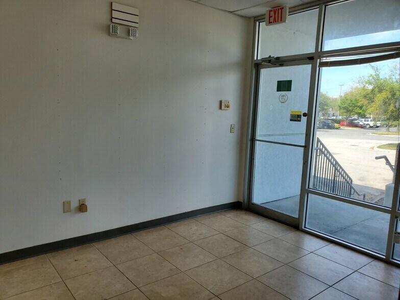 More Photos Of 1700 35th St, Orlando Warehouse For Lease