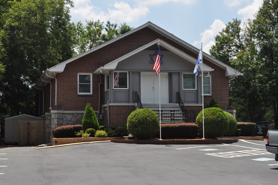 More Photos Of 4141 Bancroft Cir, Tucker Religious Facility For Lease