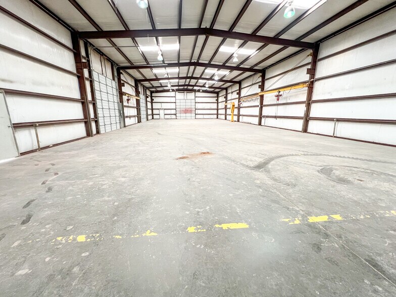 More Photos Of 12620 W County Road 133, Odessa Warehouse For Lease