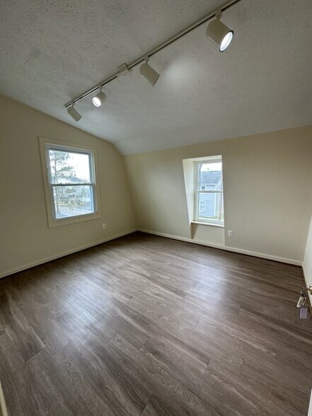 More Photos Of 7252 Benedict Ave, Benedict Storefront Retail Office For Lease