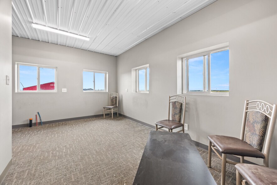 More Photos Of 3807 9th St, Lloydminster Warehouse For Sale