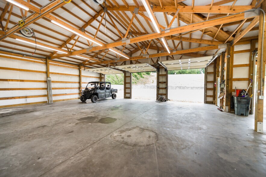 More Photos Of 2648 Rainbow Lake Rd, Inman Flex For Sale