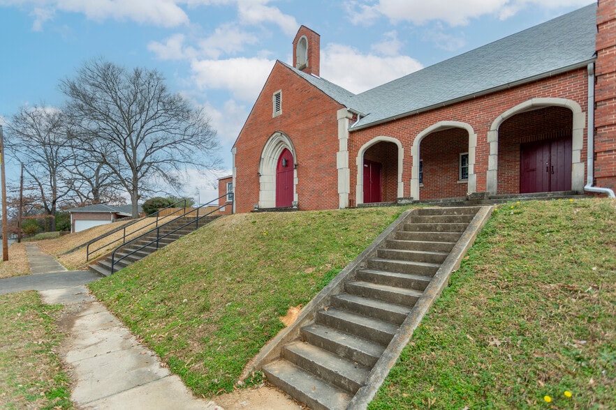 More Photos Of 2001 Avenue Z, Birmingham Religious Facility For Sale