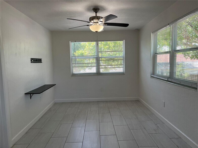 More Photos Of 1668 28th Ave N, Saint Petersburg Multifamily For Sale