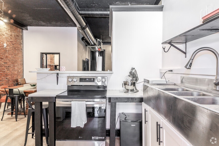 More Photos Of 136 Court St, Binghamton Apartments For Sale