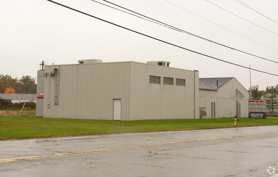 More Photos Of 1300 N River Rd, Warren Flex For Lease