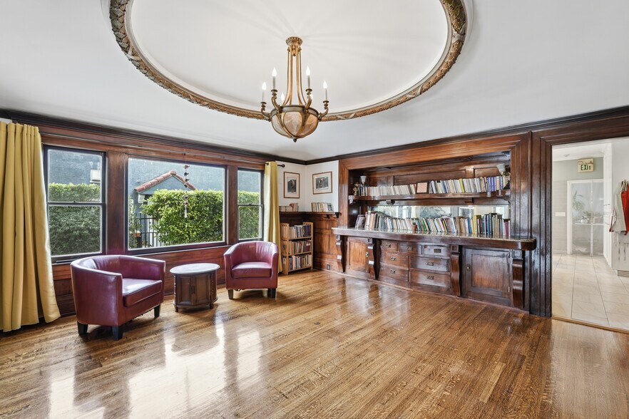 More Photos Of 3741 W 27th St, Los Angeles Specialty For Sale