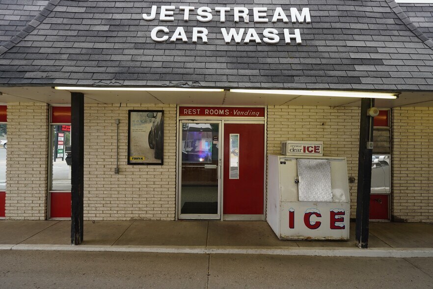 More Photos Of 1006 6th Ave, Jamestown Service Station For Sale