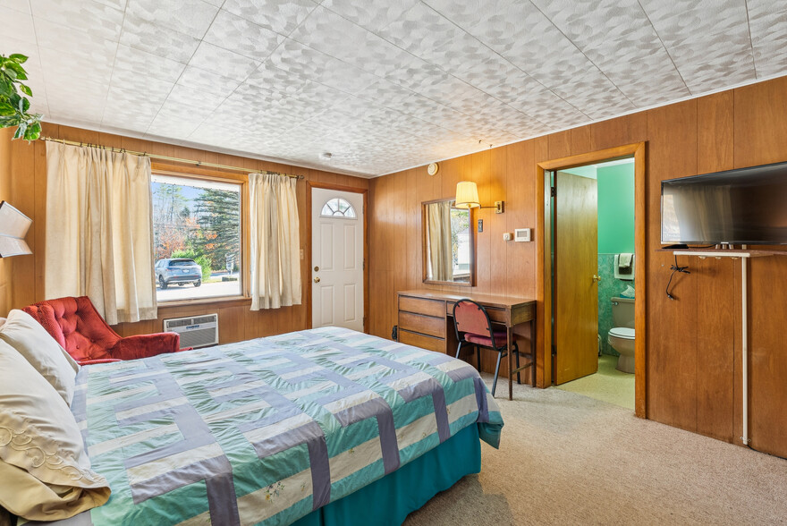 More Photos Of 1132 S Main St, Bryant Pond Hotel For Sale