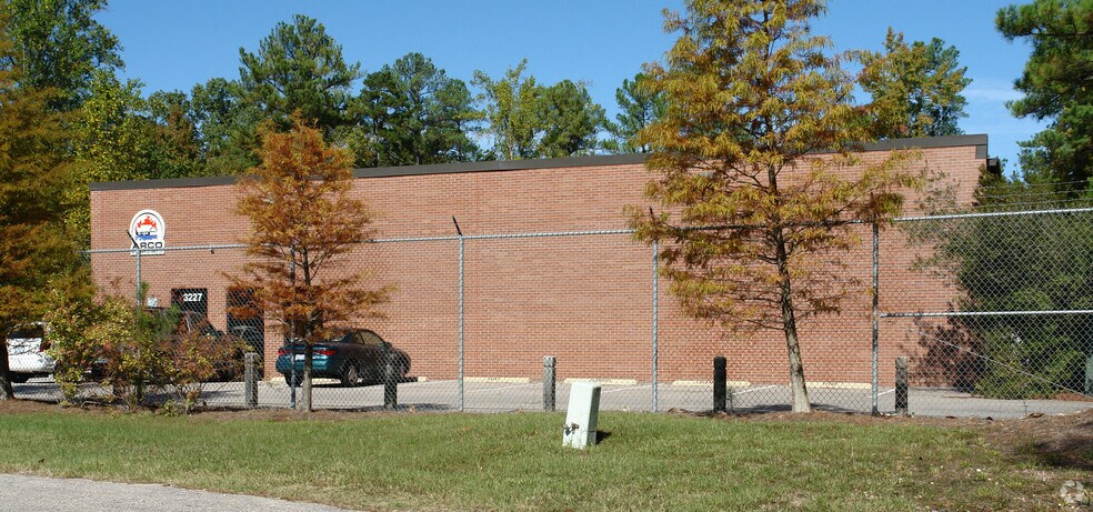 More Photos Of 3227 Spottswood St, Raleigh Light Manufacturing For Lease