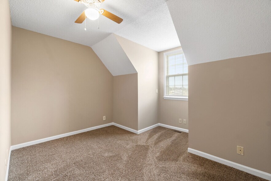 More Photos Of 279B Harrier ct, Clarksville Apartments For Sale