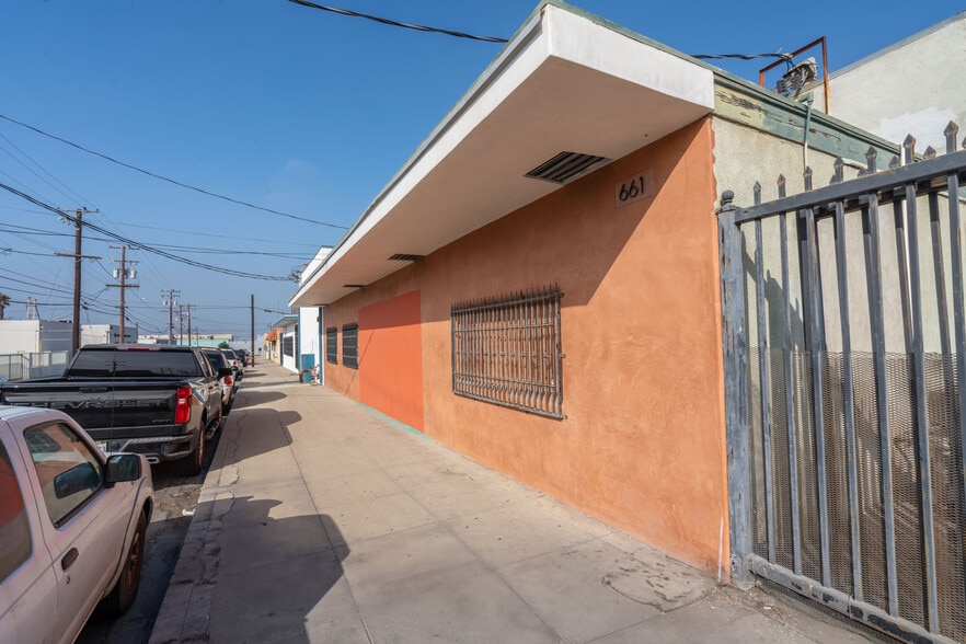 More Photos Of 661 Arroyo St, San Fernando Manufacturing For Lease