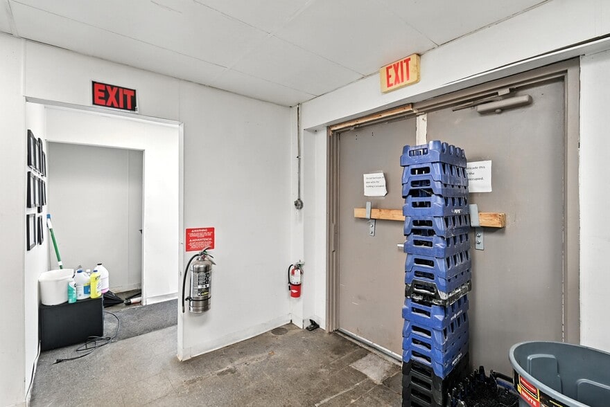 More Photos Of 325 E Center St, Bellevue Restaurant For Sale