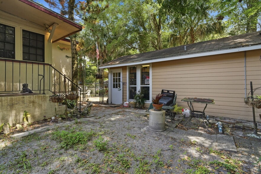 More Photos Of 718 E New York Ave, Deland Specialty For Sale