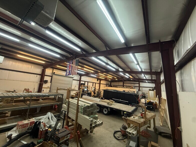 More Photos Of 850500 Us-17, Yulee Warehouse For Lease