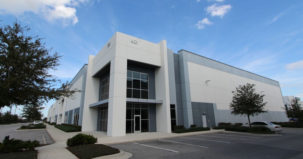 More Photos Of 821 N Old Lake Wilson Rd, Kissimmee Warehouse For Lease