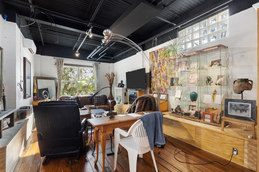 More Photos Of 875 Creel St, Melbourne Warehouse For Lease