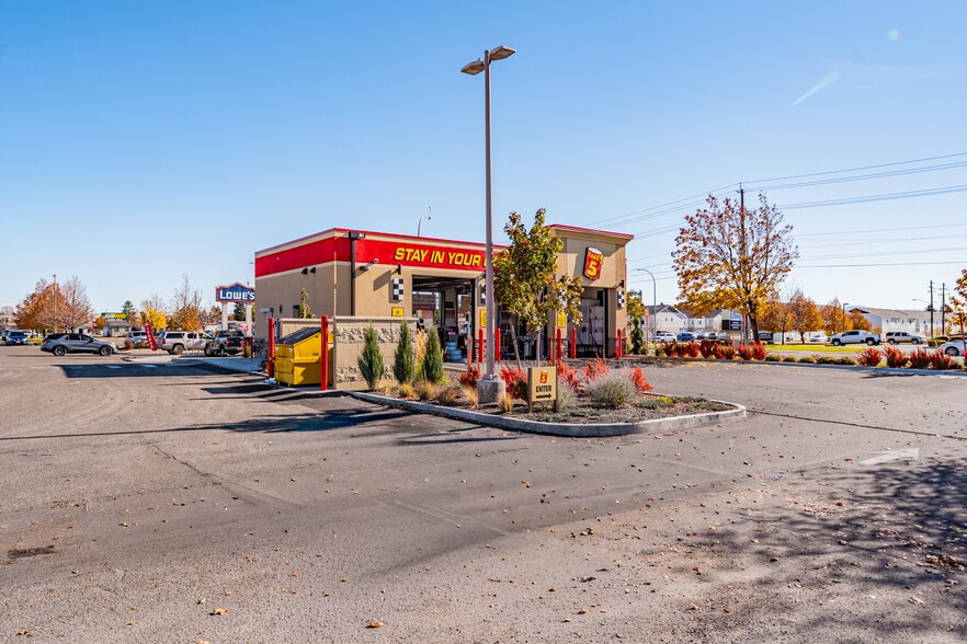 More Photos Of 875 E 17th St, Idaho Falls Service Station For Sale