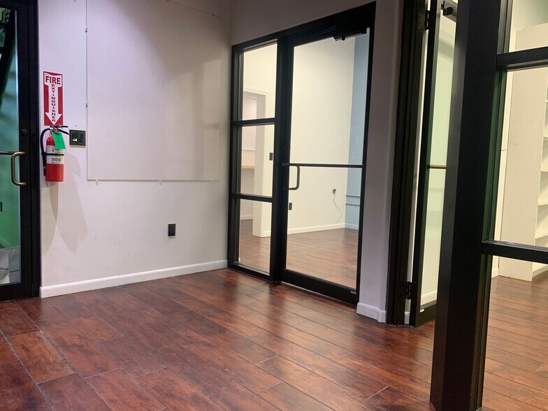 More Photos Of 120 W 2nd St, Taylor General Retail For Sale