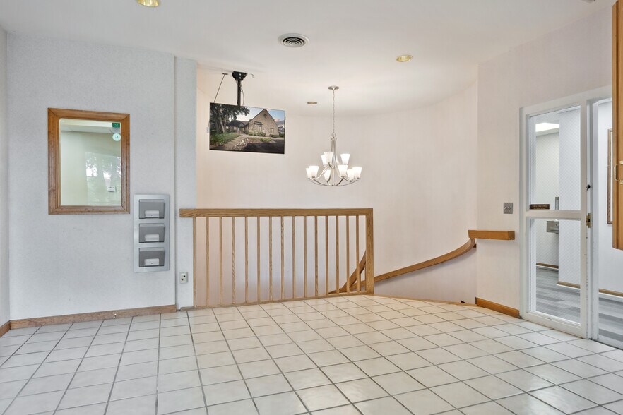More Photos Of 1181 N Milford Rd, Milford Medical For Lease
