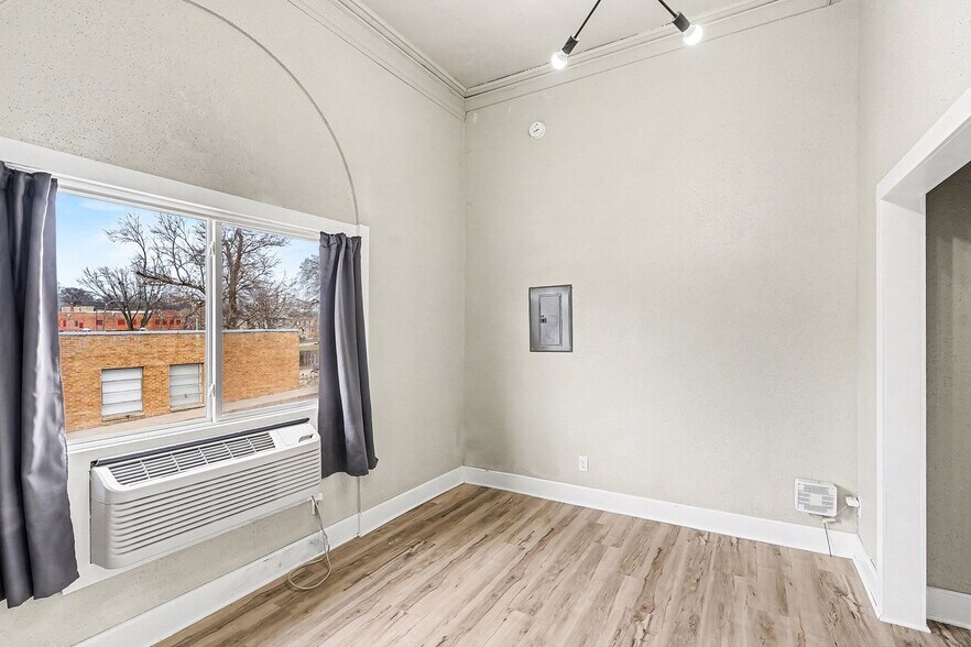 More Photos Of 1302 Faraon St, Saint Joseph Office For Sale