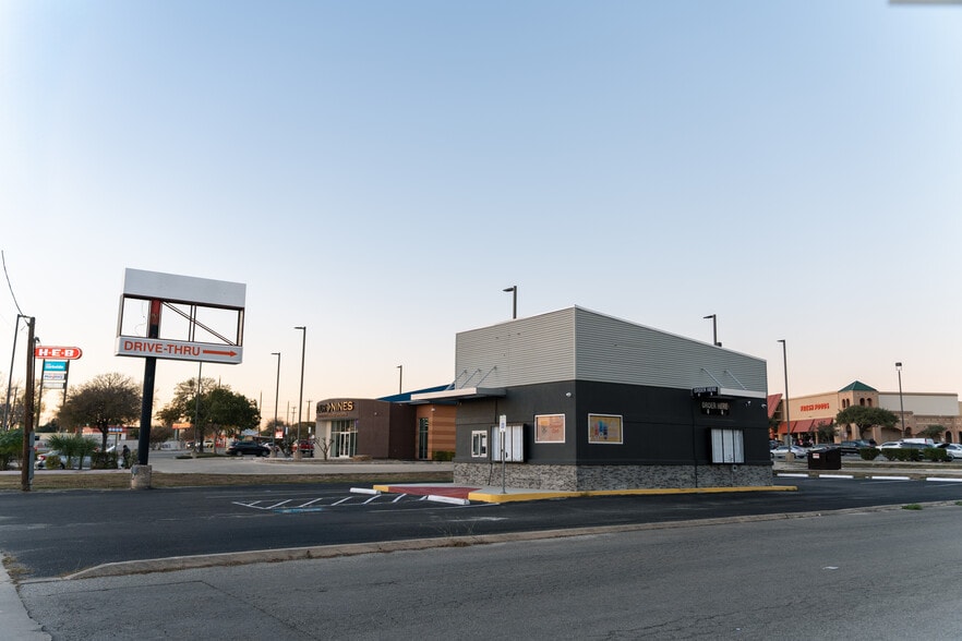 More Photos Of 9139 Grissom Rd, San Antonio General Retail For Lease