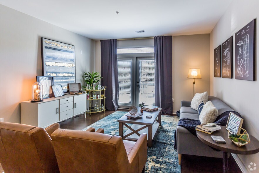 More Photos Of 395 S Highland St, Memphis Apartments For Lease