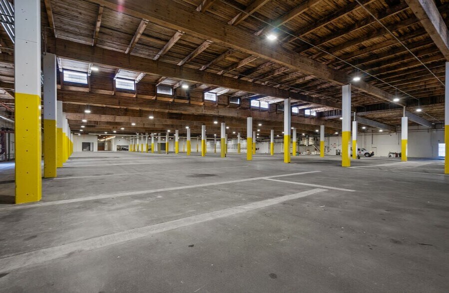 More Photos Of 930 W Washington St, Stayton Warehouse For Lease