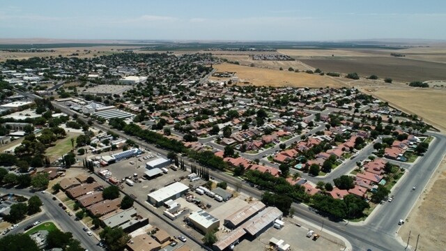 More Photos Of 800 W Elm Ave, Coalinga Warehouse For Sale
