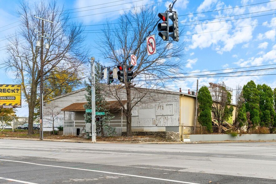 More Photos Of 335 Baxter Ave, Louisville Warehouse For Lease