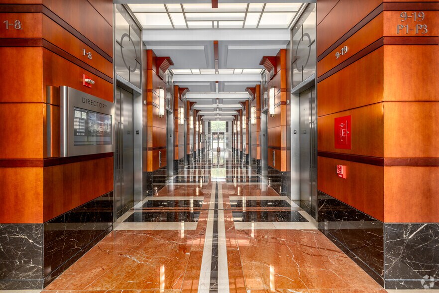 More Photos Of 525 N Tryon St, Charlotte Office For Lease