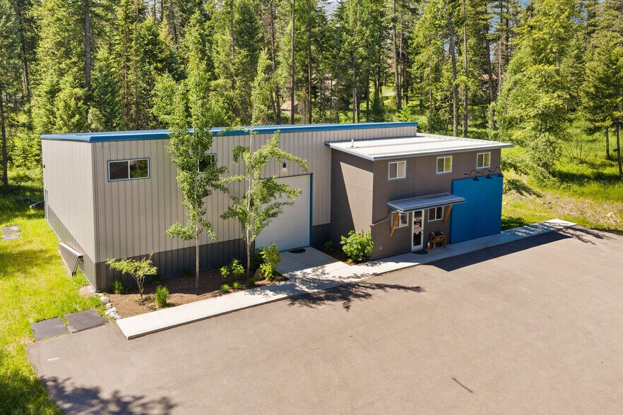 More Photos Of 112 E Blanchard Lake Rd, Whitefish Warehouse For Lease